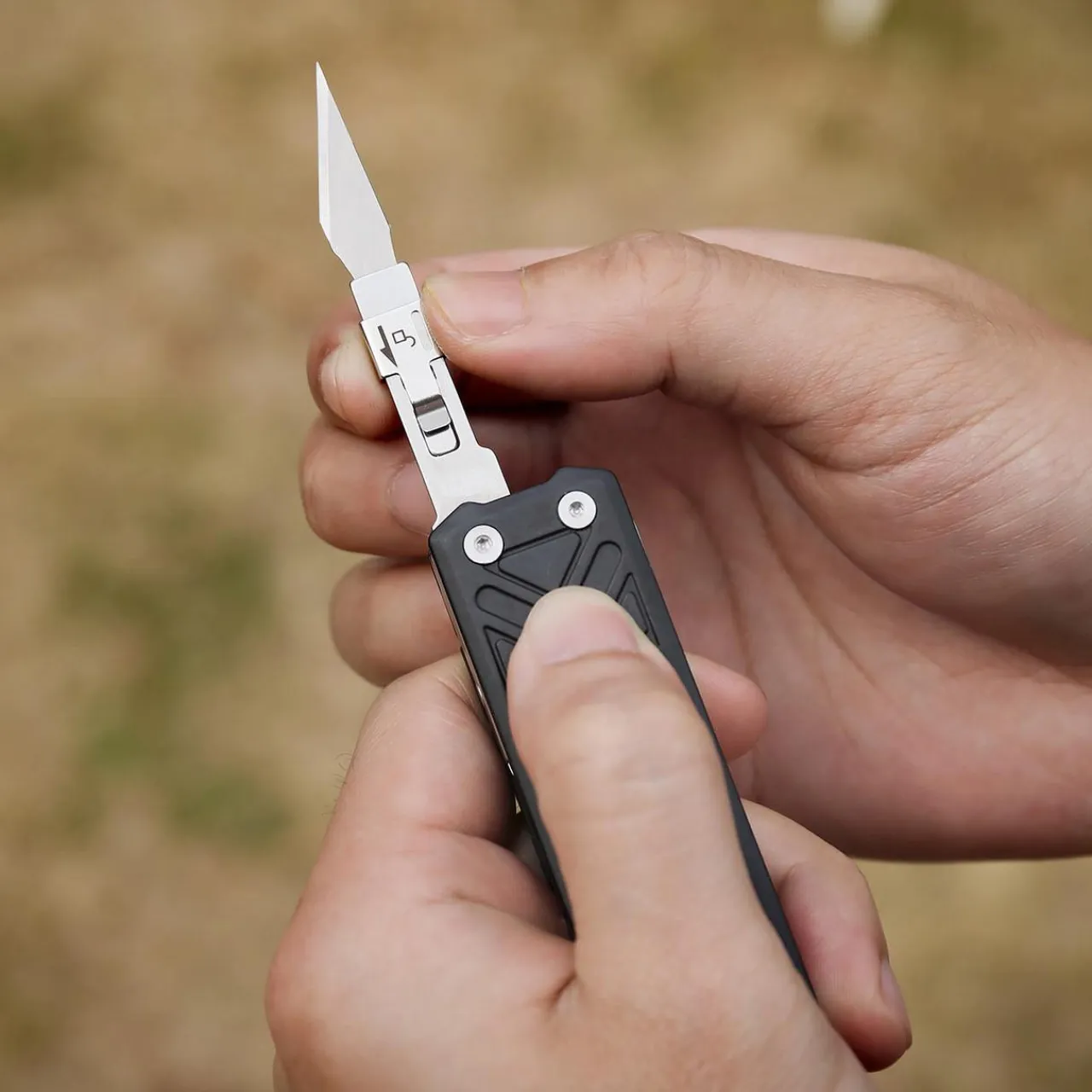 New Pocket Tool E1 Pocket Knives & Tools