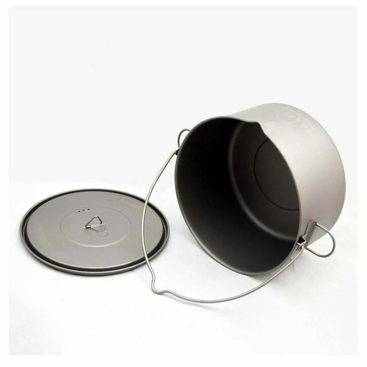 Titanium 2000ml Pot with Bail Handle Pots And Pans