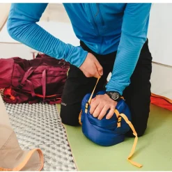 Vatra 2S Synthetic Sleeping Bag Synthetic Sleeping Bags